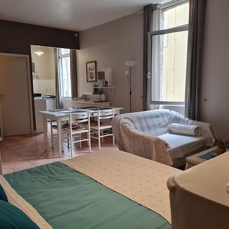 Villeneuve-lès-Béziers Le Prieure - Studios Jusqu'A 4 Personnes מראה חיצוני תמונה